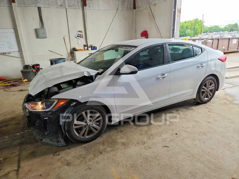 2018 Hyundai Elantra photo