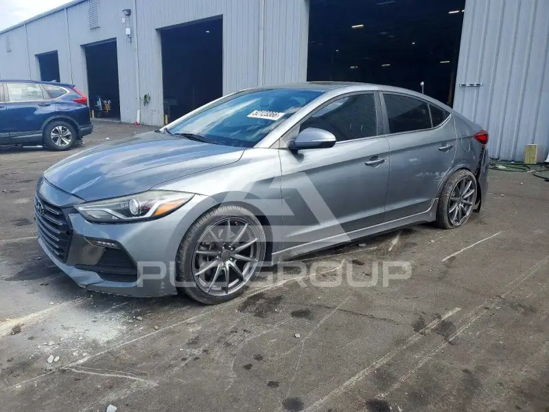 2018 Hyundai Elantra photo