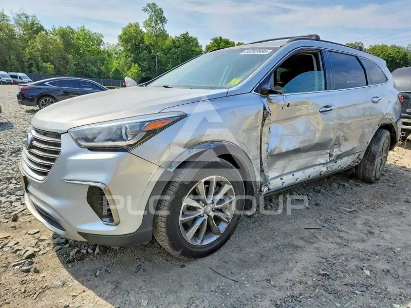 2018 Hyundai Santa Fe photo