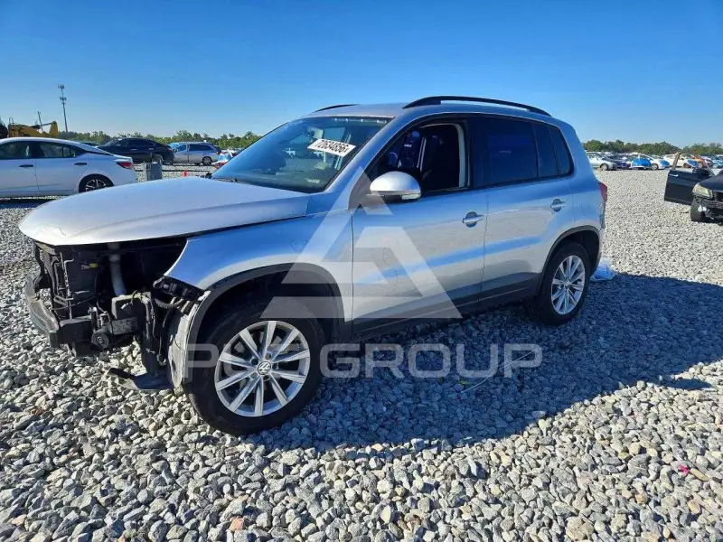 2018 Volkswagen Tiguan photo