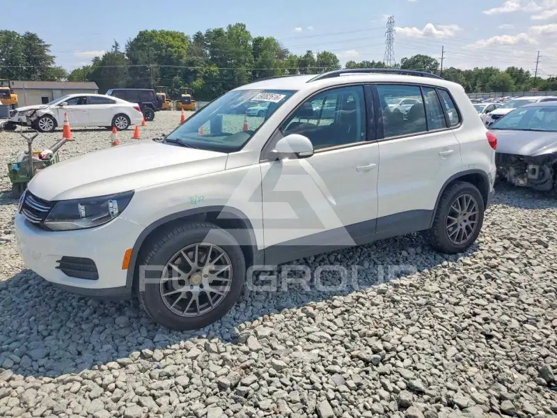 2018 Volkswagen Tiguan photo
