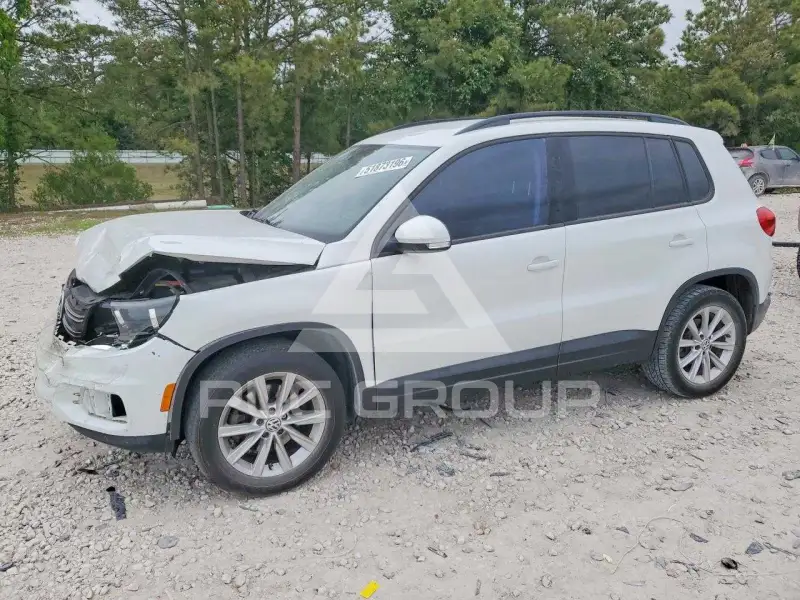 2018 Volkswagen Tiguan photo