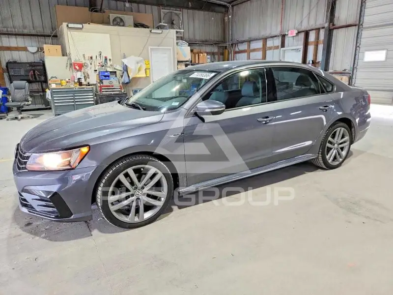2018 Volkswagen Passat photo