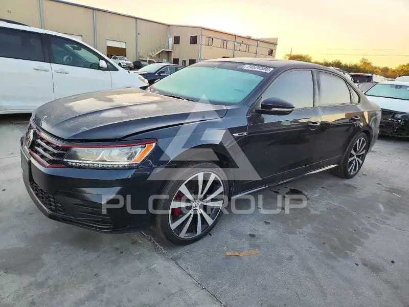 2018 Volkswagen Passat фото