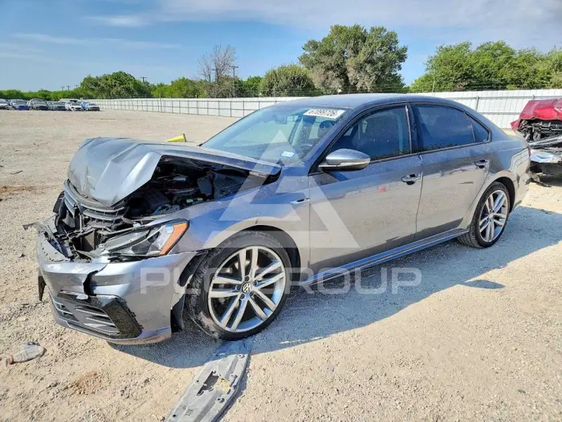2018 Volkswagen Passat photo