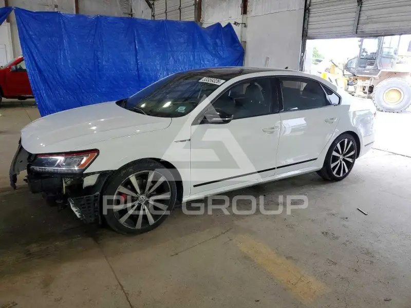 2018 Volkswagen Passat фото