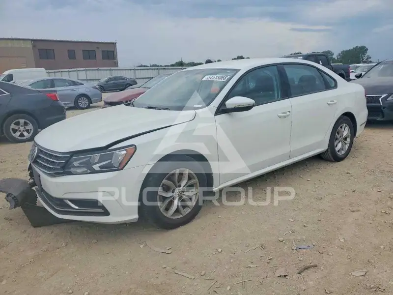 2018 Volkswagen Passat photo