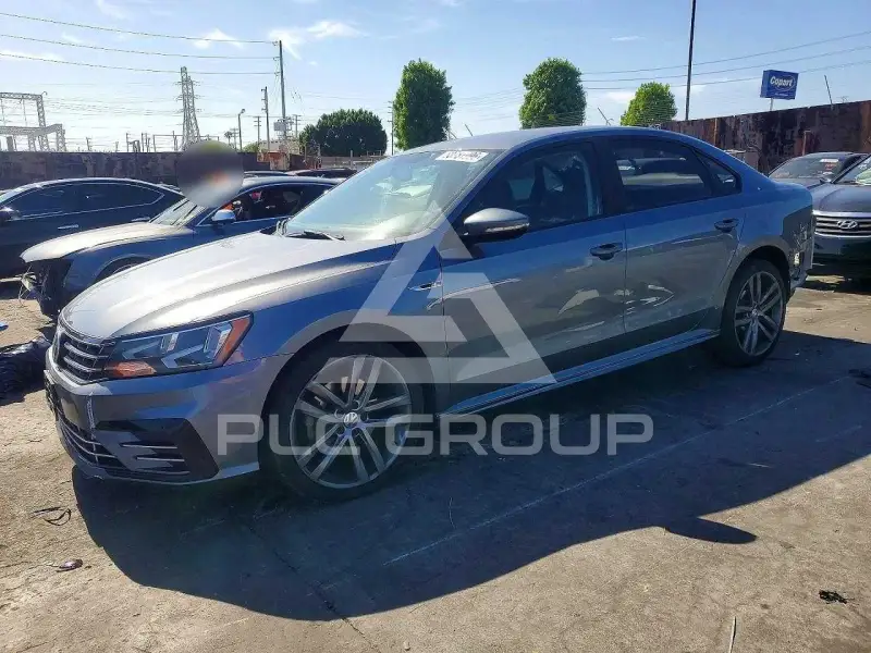 2018 Volkswagen Passat photo