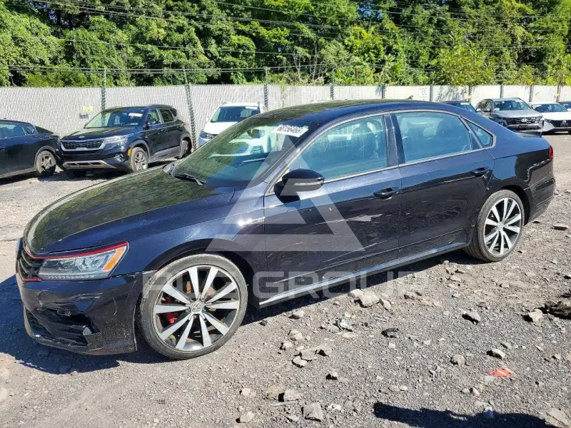 2018 Volkswagen Passat photo