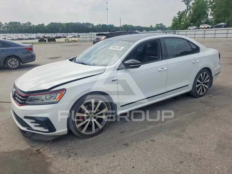 2018 Volkswagen Passat photo