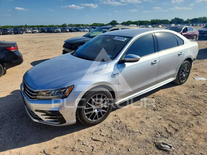 2018 Volkswagen Passat photo