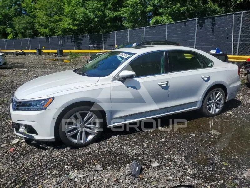2018 Volkswagen Passat photo
