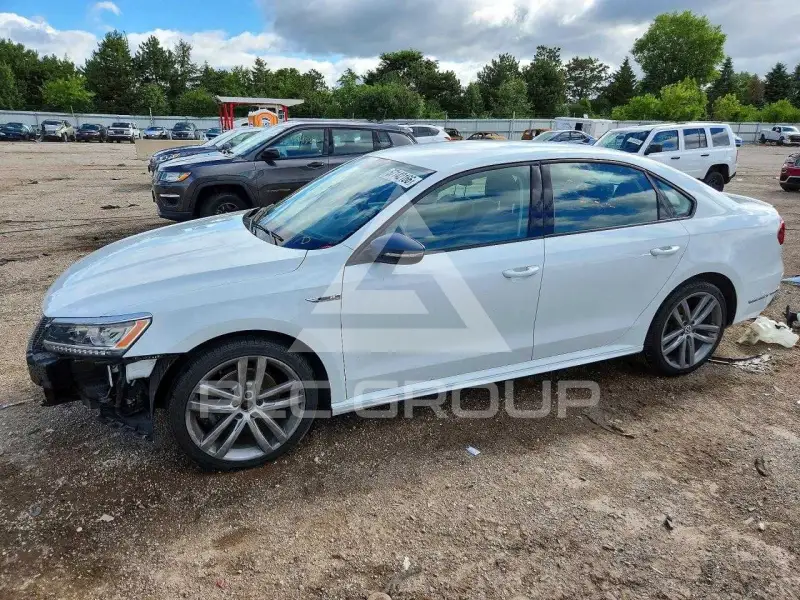 2018 Volkswagen Passat photo