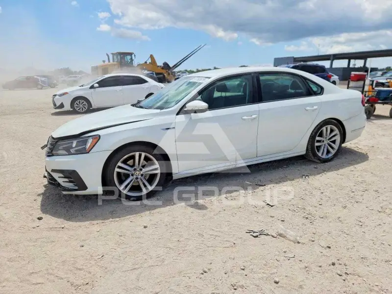 2018 Volkswagen Passat photo