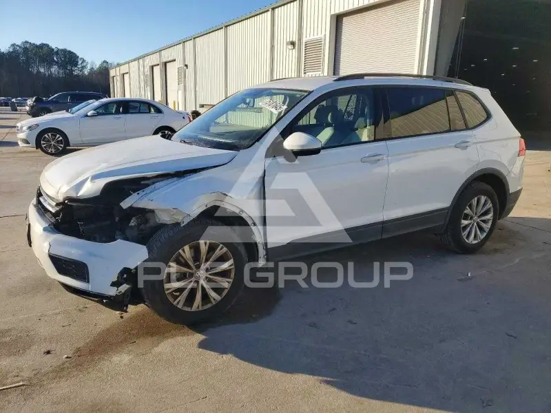 2018 Volkswagen Tiguan photo