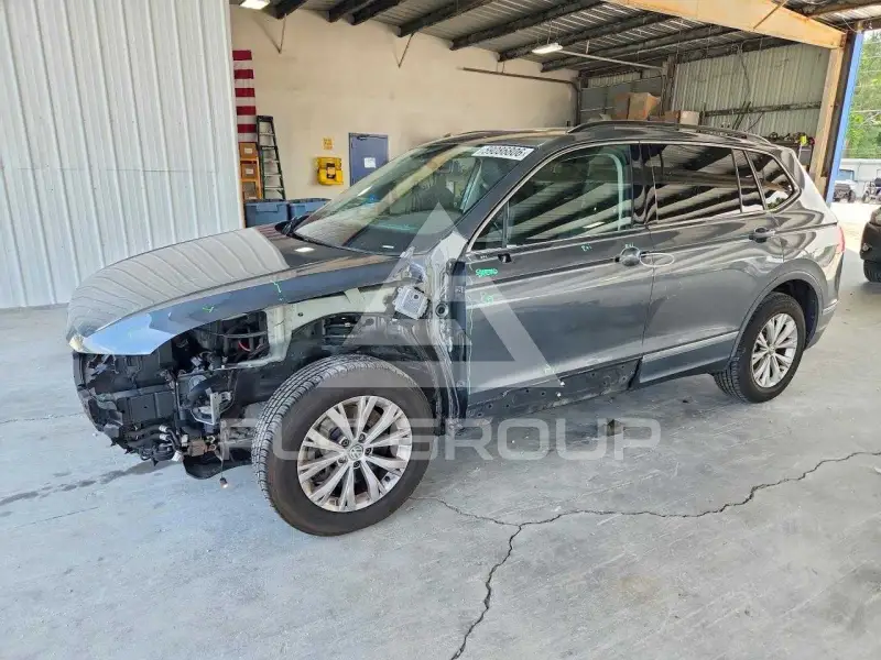 2018 Volkswagen Tiguan photo