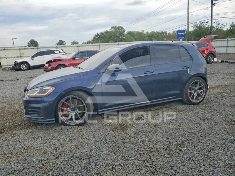 2018 Volkswagen GTI фото