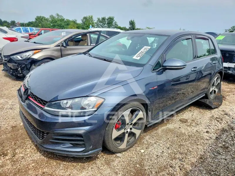 2018 Volkswagen GTI photo