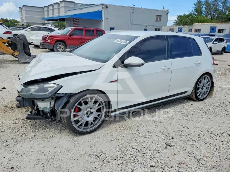 2018 Volkswagen GTI photo