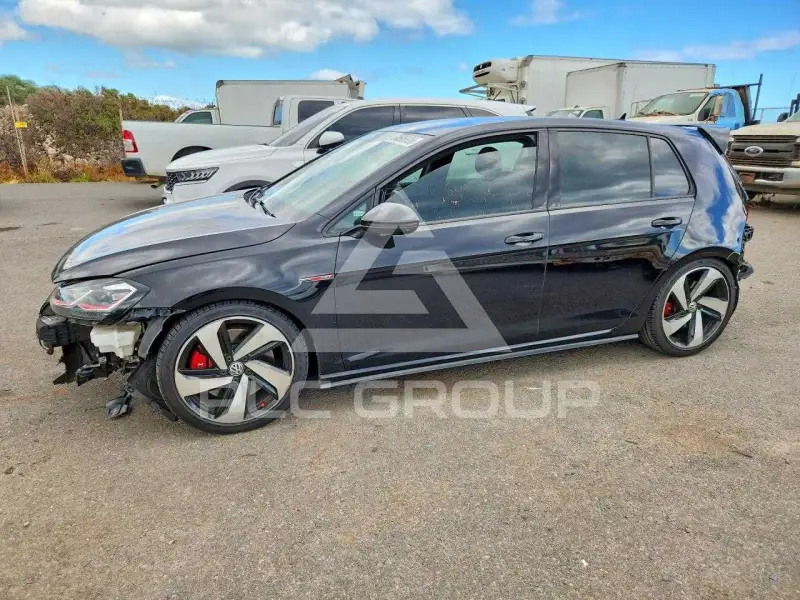 2018 Volkswagen GTI photo