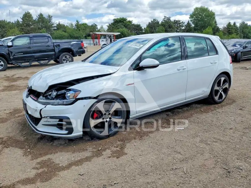 2018 Volkswagen GTI photo