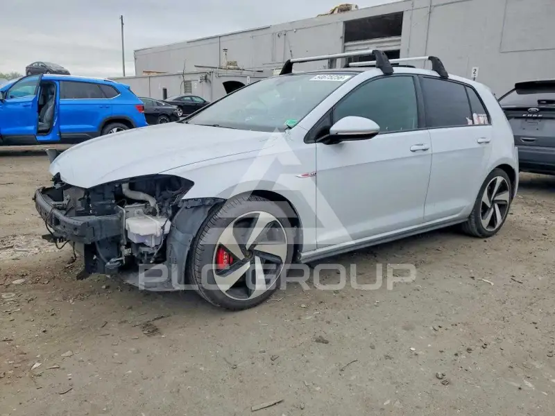 2018 Volkswagen GTI photo