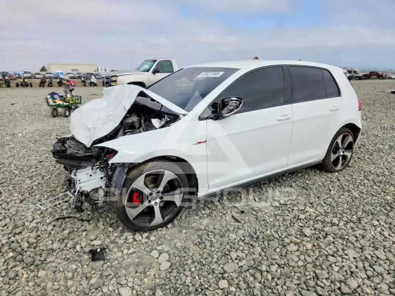 2018 Volkswagen GTI photo