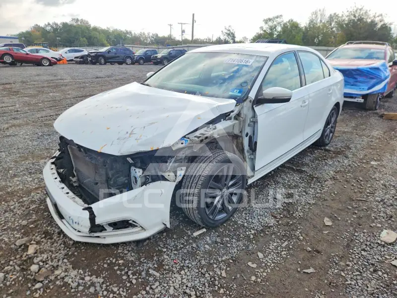 2018 Volkswagen Jetta фото