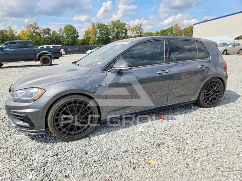 2018 Volkswagen GOLF фото