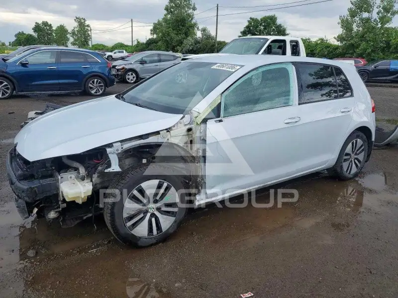 2018 Volkswagen GOLF фото