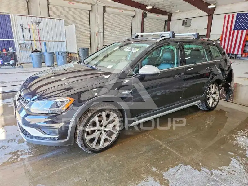 2018 Volkswagen GOLF photo