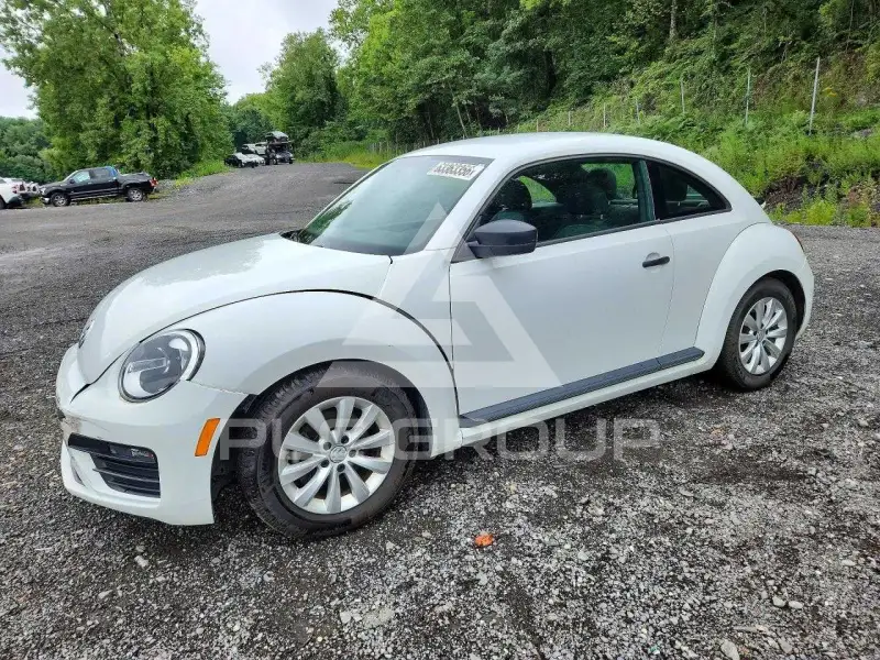 2018 Volkswagen BEETLE фото