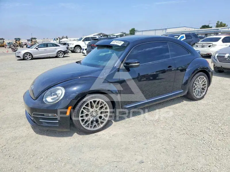2018 Volkswagen BEETLE photo