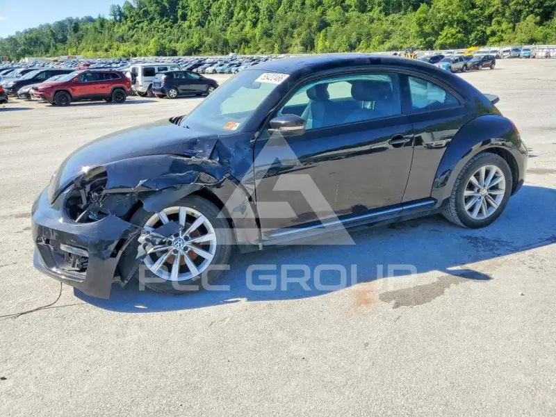 2018 Volkswagen BEETLE photo