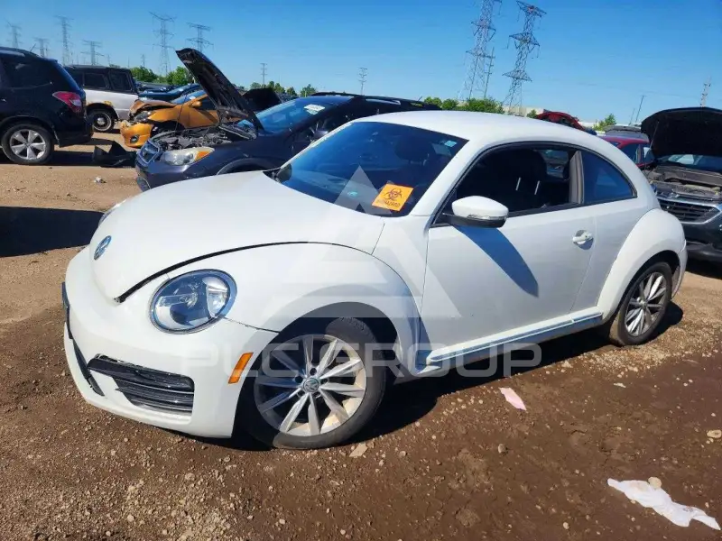 2018 Volkswagen BEETLE photo