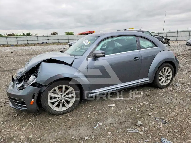 2018 Volkswagen BEETLE photo