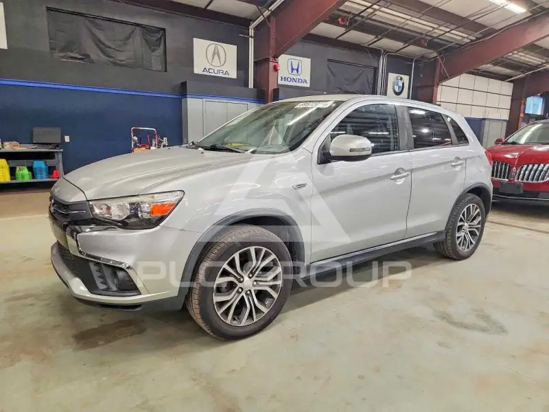 2019 Mitsubishi OUTLANDER photo
