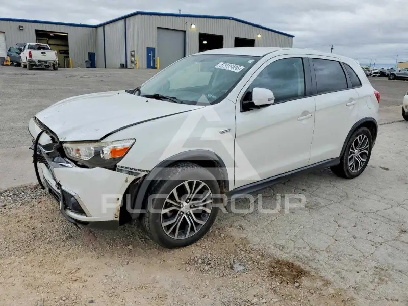 2019 Mitsubishi OUTLANDER photo