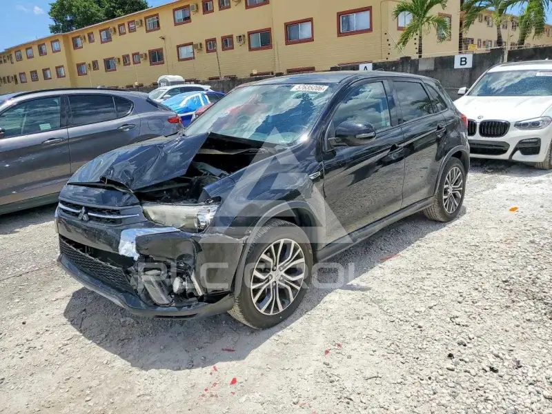 2019 Mitsubishi OUTLANDER photo