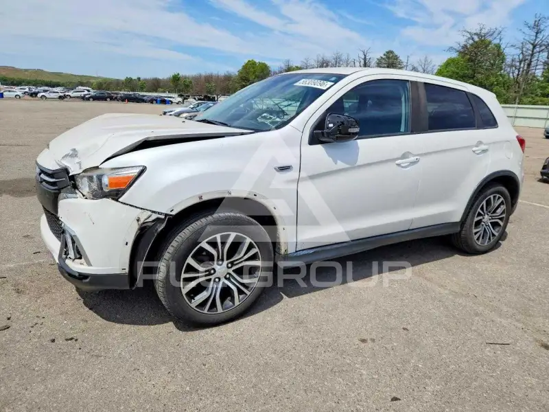2019 Mitsubishi OUTLANDER photo