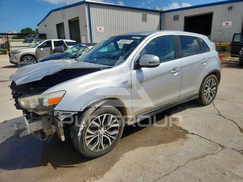 2019 Mitsubishi OUTLANDER photo