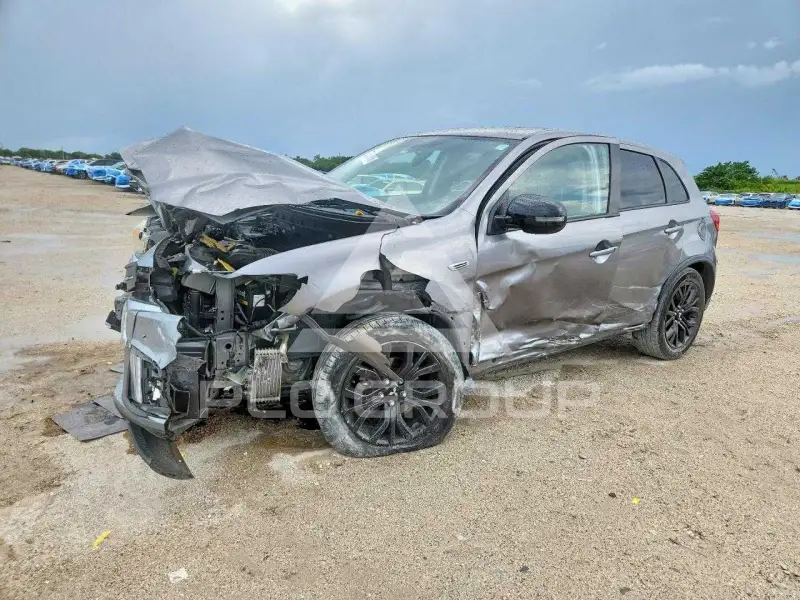 2019 Mitsubishi OUTLANDER photo