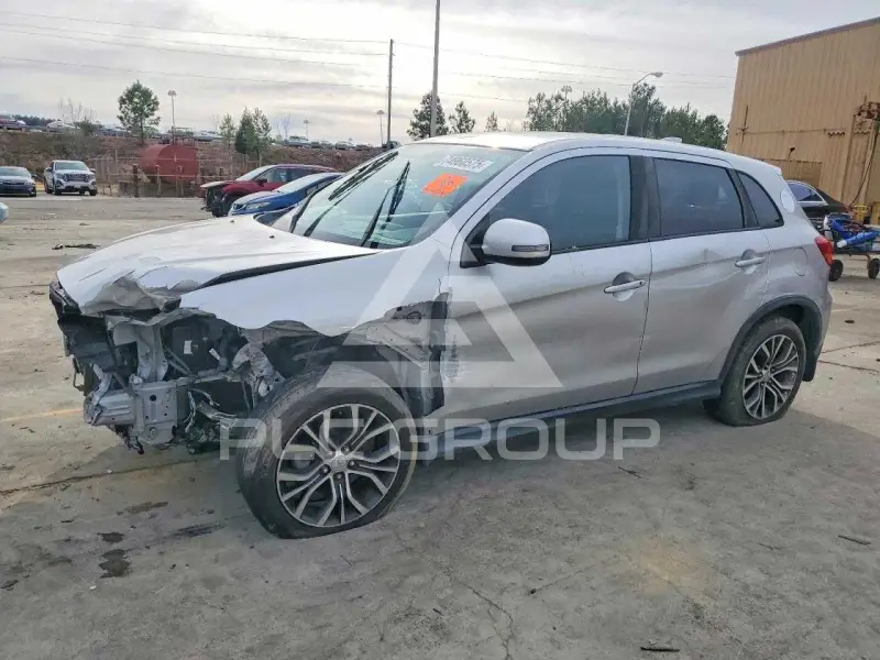 2019 Mitsubishi OUTLANDER photo