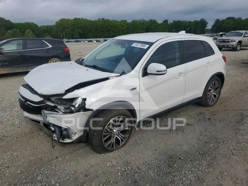 2019 Mitsubishi OUTLANDER photo
