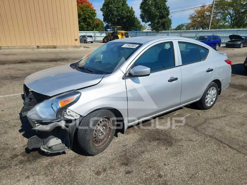 2019 Nissan VERSA photo