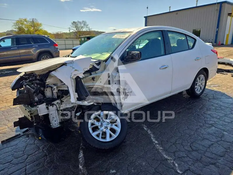 2019 Nissan VERSA фото