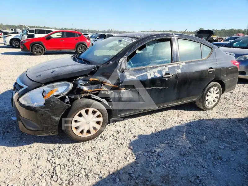 2019 Nissan VERSA фото