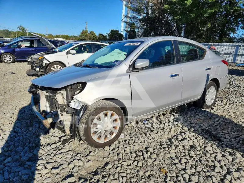 2019 Nissan VERSA фото
