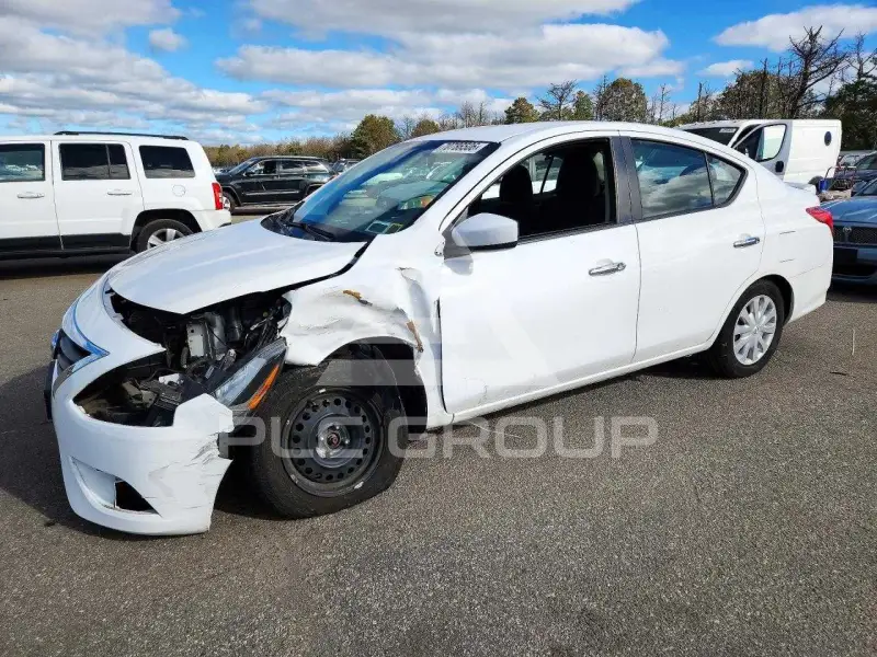 2019 Nissan VERSA фото