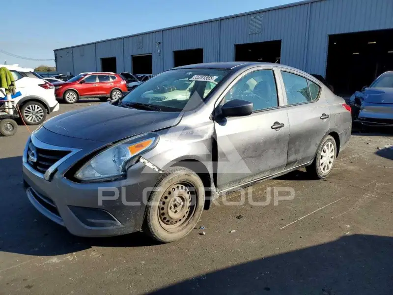 2019 Nissan VERSA photo